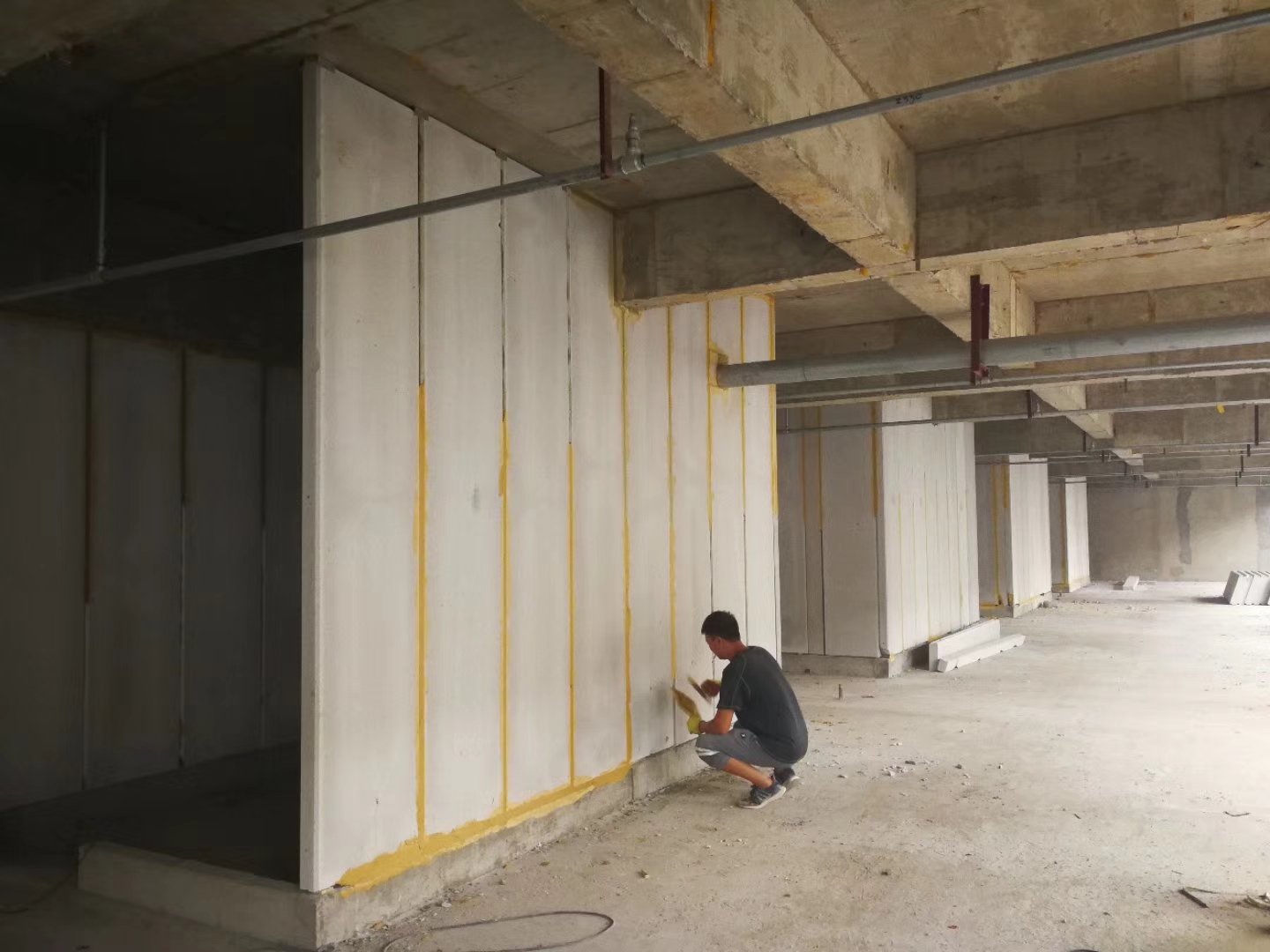 宁夏无机发泡轻骨料混凝土隔墙板施工技术性能研究